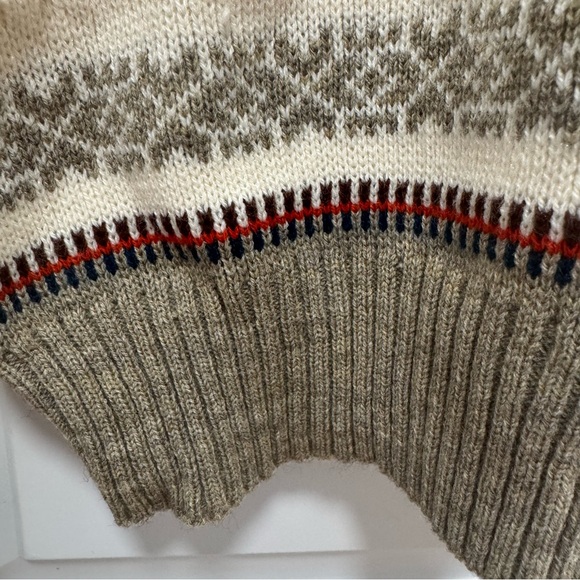 Vintage KP Collection size‎ Medium Fair Isle Reindeer Sweater Tan 70s 80s Winter - Picture 3 of 10